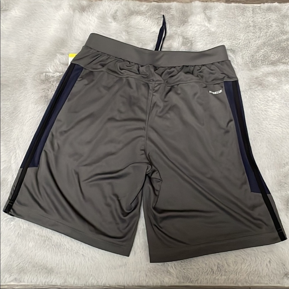 Adidas-men’s Short - Picture 2 of 3
